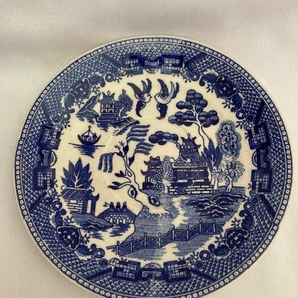 Blue Willow Japan Cup and Saucer - Picture 4 of 5